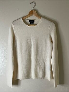 Sutton Studio Cashmere Crewneck Sweater - Cream